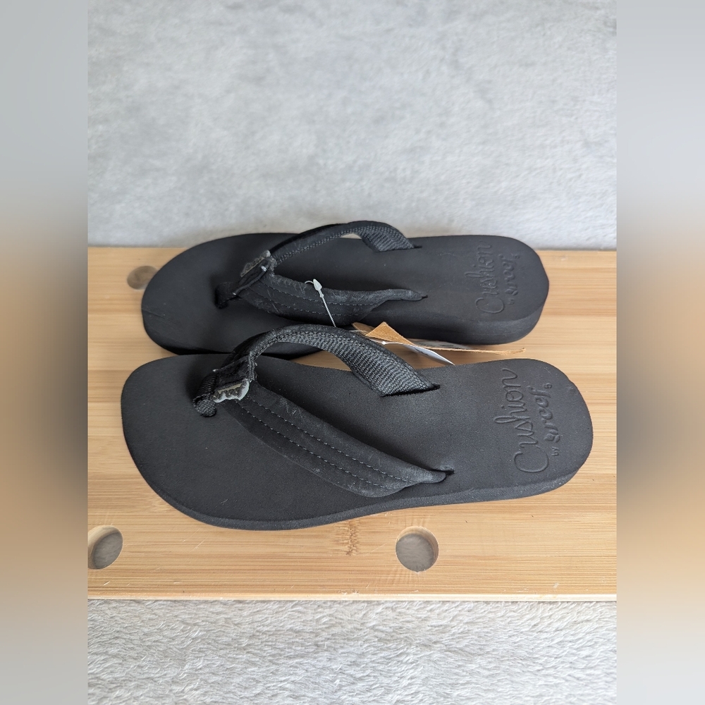 Reef Women’s Cushion Breeze Sandals - Black - Size 5 - Picture 3 of 8